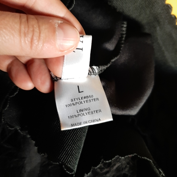 Chelsea black textured skirt size large - Picture 5 of 5